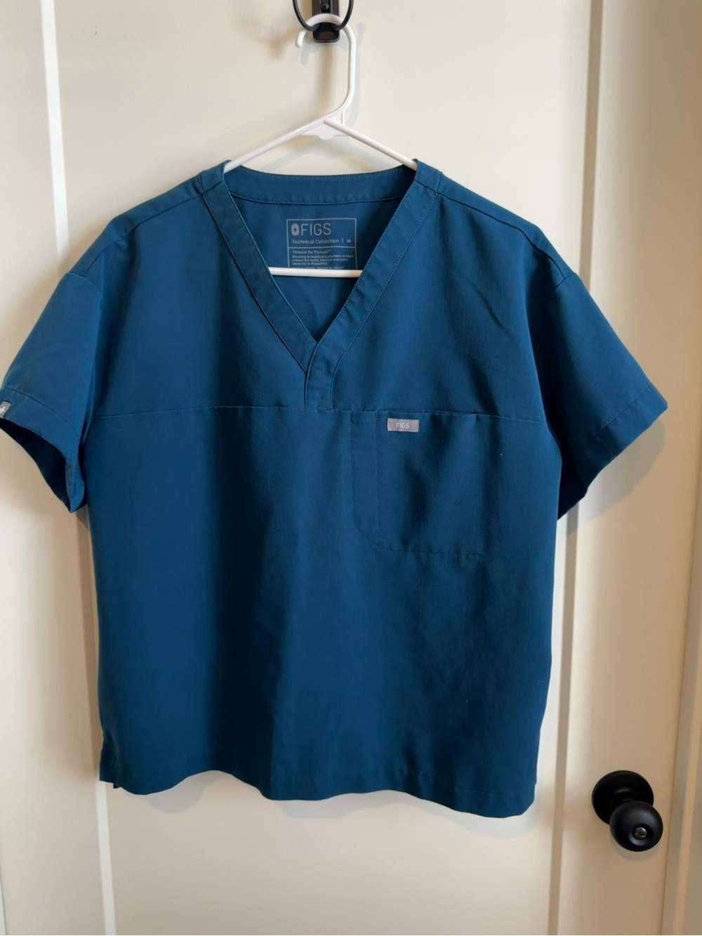 FIGS Deep Reef Pagosa Relaxed V-Neck Scrub Top Medium M